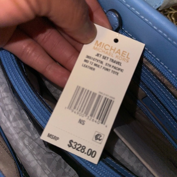 Jet Set Travel Leather Tote - Michael Kors - Picture 4 of 9